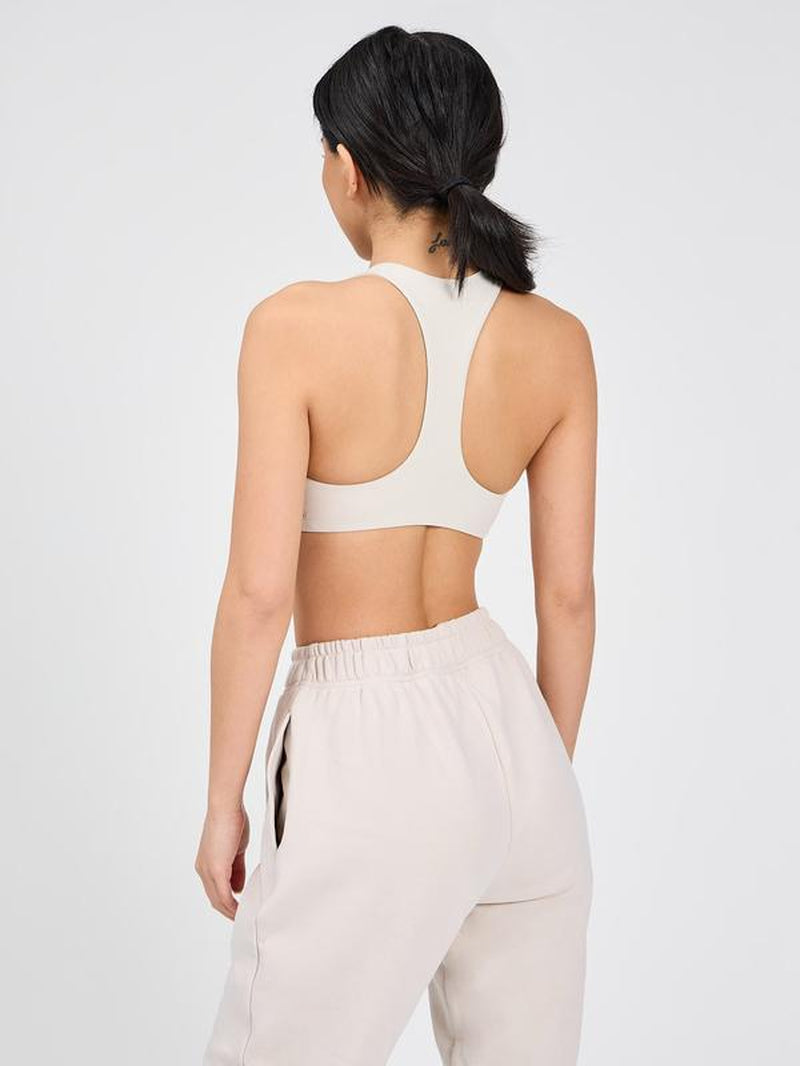 Curve Lightweight Sports Bra – Bone Seamless "Naked-Feel" Bralette