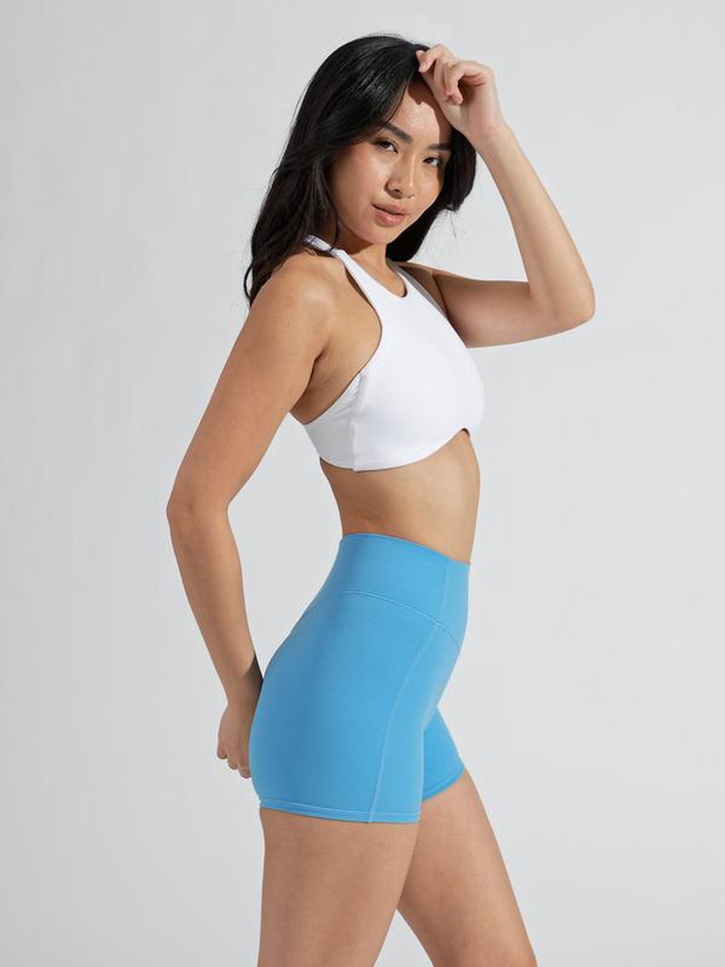 Curve Sculpting Sports Bra – Ultra-White Seamless Support